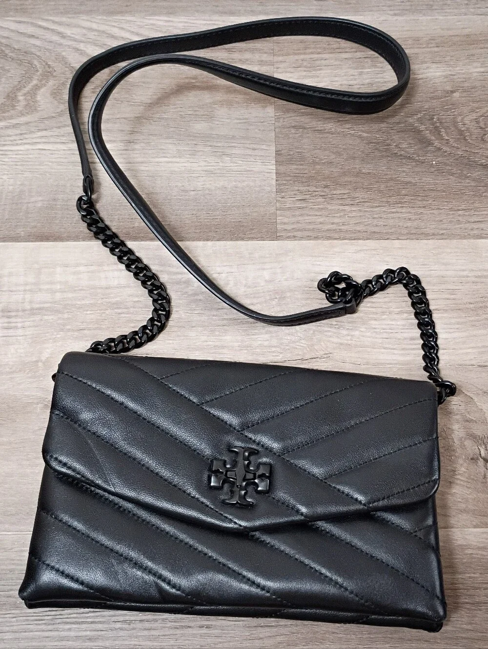 Tory Burch Classic Casual Black Quilted Chevron Leather Kira Crossbody Handbag